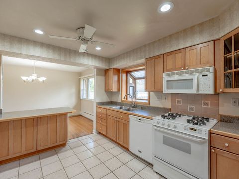 Tiny photo for 619 Rockland Avenue, Lake Bluff, IL 60044 (MLS # 12516014)