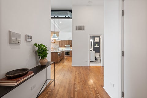Tiny photo for 1117 W Barry Avenue #6, Chicago, IL 60657 (MLS # 12759183)