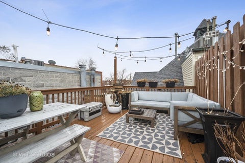 Tiny photo for 1117 W Barry Avenue #6, Chicago, IL 60657 (MLS # 12759183)