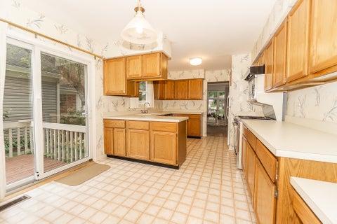 Tiny photo for 2157 N Lake Shore Circle, Arlington Heights, IL 60004 (MLS # 12758385)
