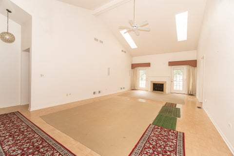Tiny photo for 2157 N Lake Shore Circle, Arlington Heights, IL 60004 (MLS # 12758385)