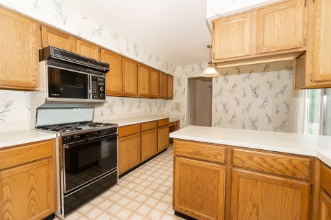 Tiny photo for 2157 N Lake Shore Circle, Arlington Heights, IL 60004 (MLS # 12758385)