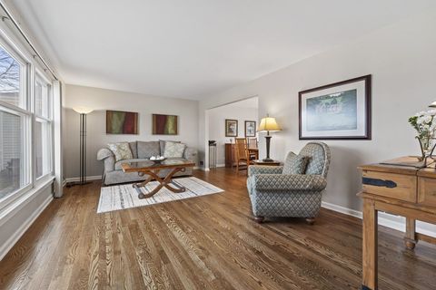 Tiny photo for 962 Thompson Boulevard, Buffalo Grove, IL 60089 (MLS # 12570456)