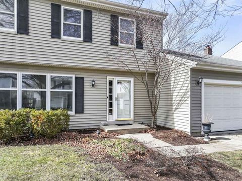 Tiny photo for 962 Thompson Boulevard, Buffalo Grove, IL 60089 (MLS # 12570456)