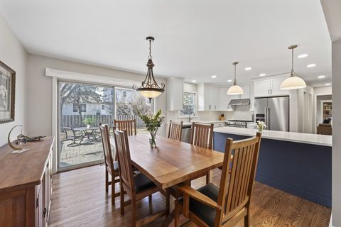 Tiny photo for 962 Thompson Boulevard, Buffalo Grove, IL 60089 (MLS # 12570456)