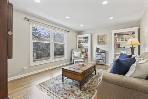 Tiny photo for 962 Thompson Boulevard, Buffalo Grove, IL 60089 (MLS # 12570456)