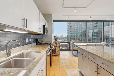 Tiny photo for 860 W Blackhawk Street #1102, Chicago, IL 60642 (MLS # 12586018)