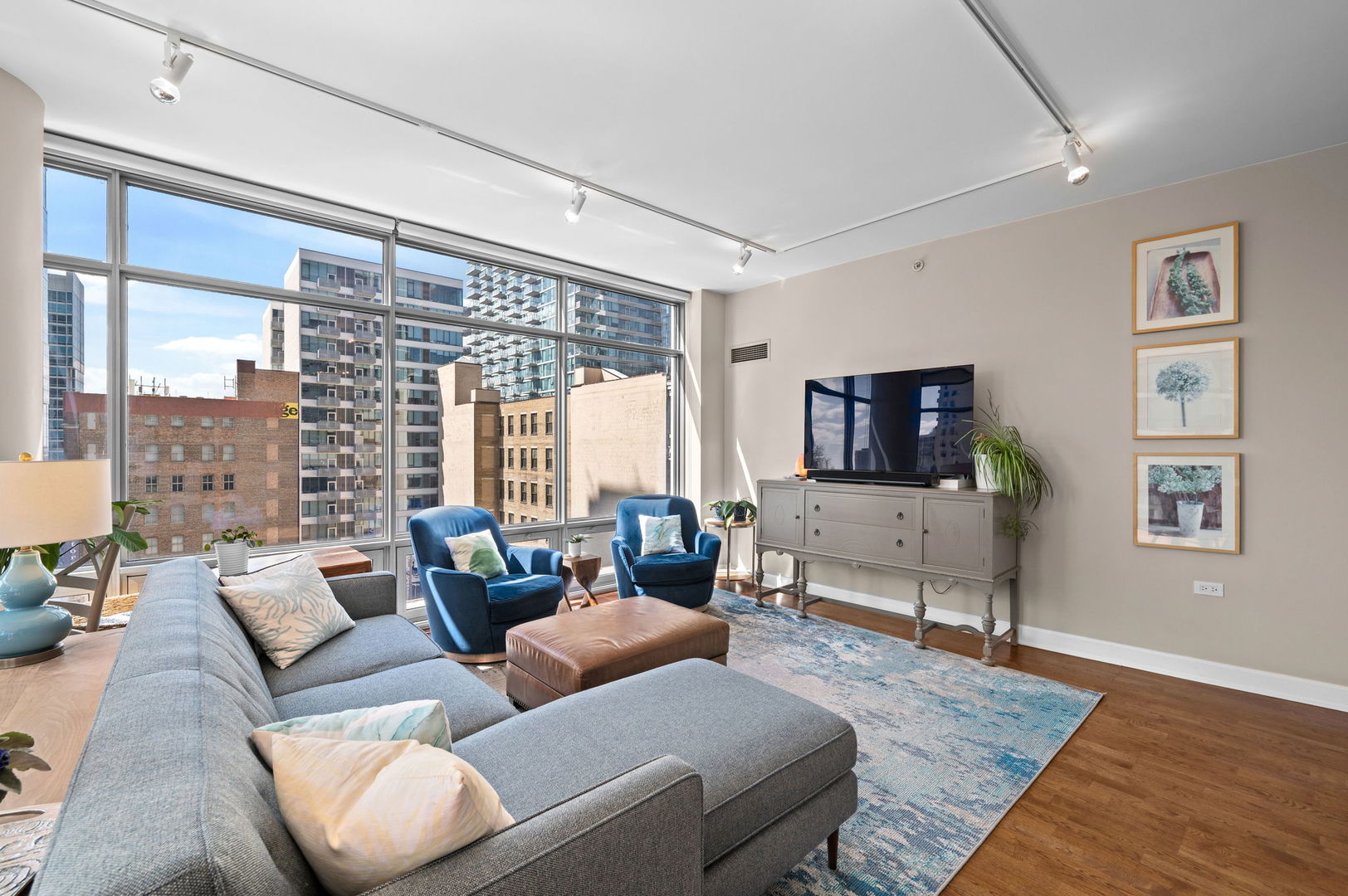 100 E 14TH Street 706