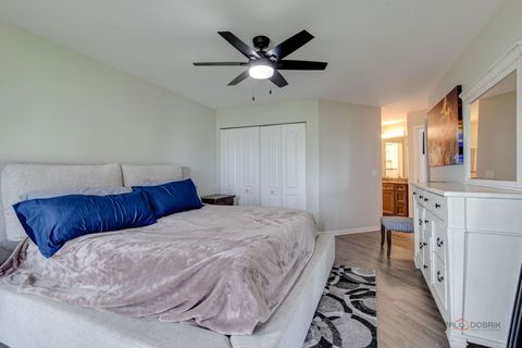 Tiny photo for 212 Willow Parkway, Buffalo Grove, IL 60089 (MLS # 12615518)