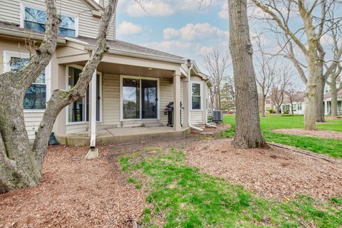 Tiny photo for 212 Willow Parkway, Buffalo Grove, IL 60089 (MLS # 12615518)