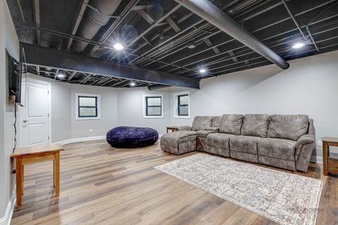 Tiny photo for 212 Willow Parkway, Buffalo Grove, IL 60089 (MLS # 12615518)