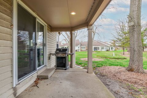 Tiny photo for 212 Willow Parkway, Buffalo Grove, IL 60089 (MLS # 12615518)