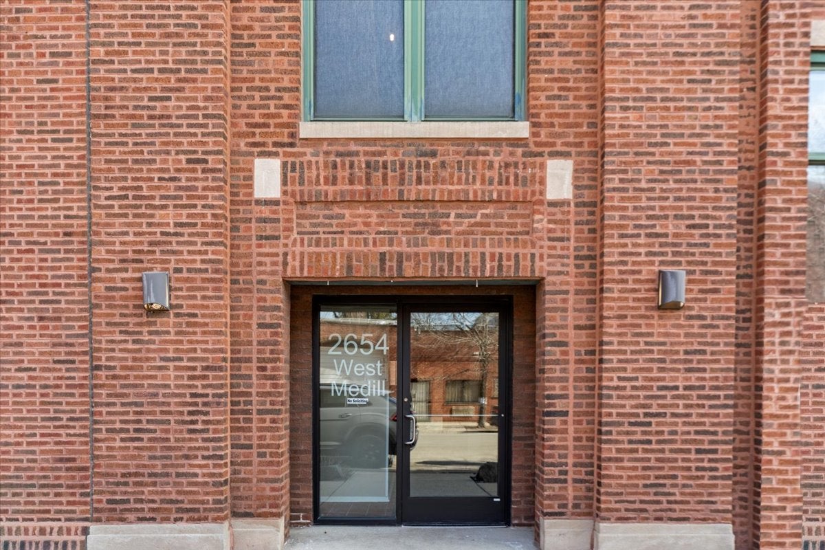 2654 W MEDILL Avenue 107