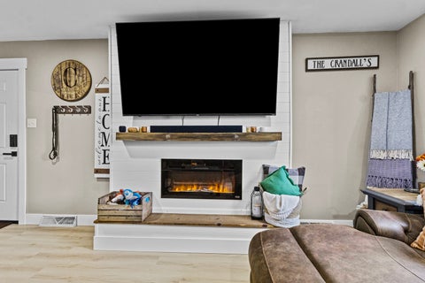 Tiny photo for 406 Dixie Highway, Beecher, IL 60401 (MLS # 12754249)
