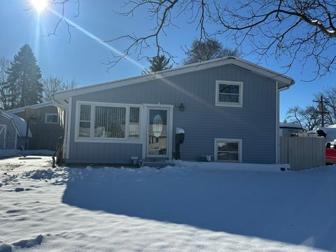 501 Apache Avenue Carpentersville IL 60110