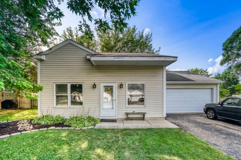 Photo of 800 Newport Drive, Island Lake, IL 60042 (MLS # 12714231)