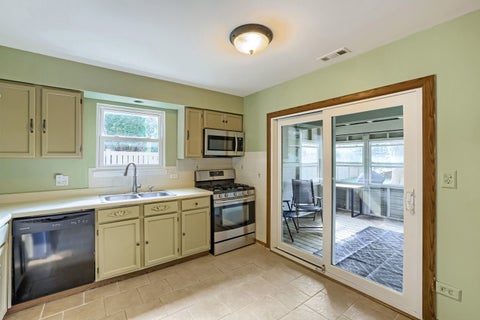 Tiny photo for 800 Newport Drive, Island Lake, IL 60042 (MLS # 12714231)