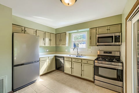 Tiny photo for 800 Newport Drive, Island Lake, IL 60042 (MLS # 12714231)