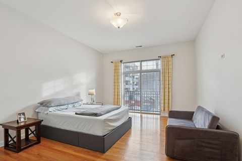 Tiny photo for 6425 W Touhy Avenue #2B, Chicago, IL 60646 (MLS # 12532238)