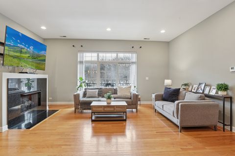 Tiny photo for 6425 W Touhy Avenue #2B, Chicago, IL 60646 (MLS # 12532238)