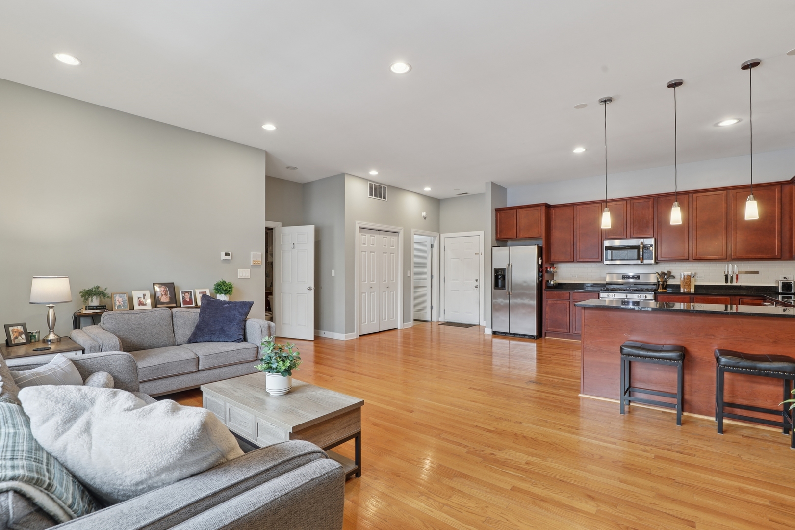 6425 W Touhy Avenue 2B