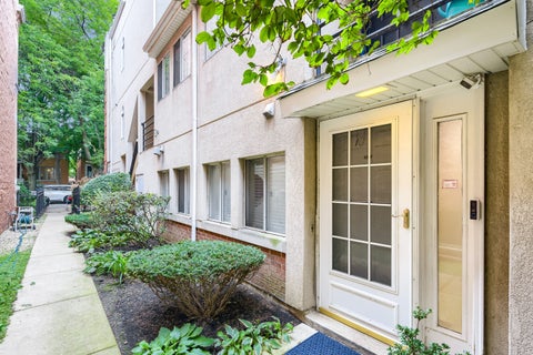 Tiny photo for 2660 N BOSWORTH Avenue #1NW, Chicago, IL 60614 (MLS # 12757203)