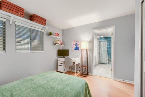 Tiny photo for 2660 N BOSWORTH Avenue #1NW, Chicago, IL 60614 (MLS # 12757203)