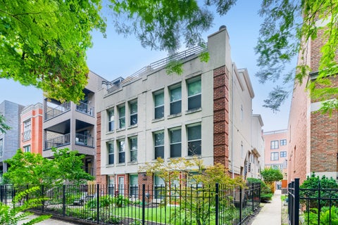 Photo of 2660 N BOSWORTH Avenue #1NW, Chicago, IL 60614 (MLS # 12757203)