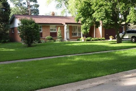 229 LEAHY Circle S Des Plaines IL 60016