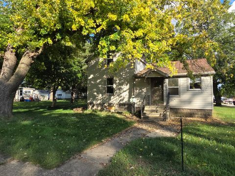Photo of 296 S Oak Street, Manteno, IL 60950 (MLS # 12599859)