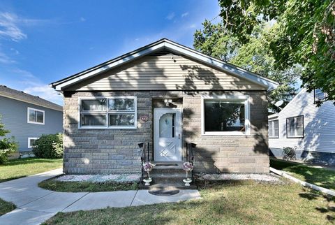 Photo of 322 S WALNUT Street, Bensenville, IL 60106 (MLS # 12598185)