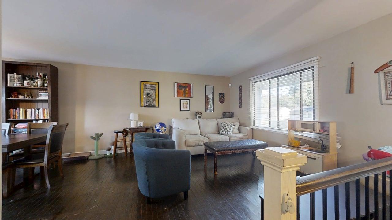 2605 Trafalgar Square