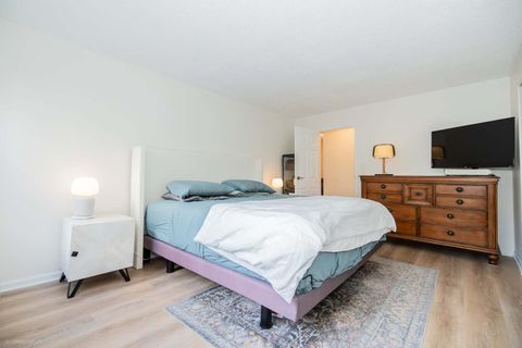 Tiny photo for 3033 N Sheridan Road #307, Chicago, IL 60657 (MLS # 12481707)