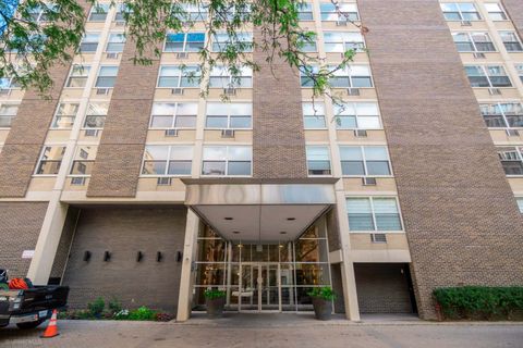 Photo of 3033 N Sheridan Road #307, Chicago, IL 60657 (MLS # 12481707)