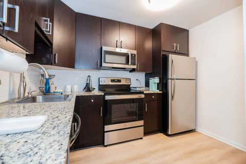 Tiny photo for 3033 N Sheridan Road #307, Chicago, IL 60657 (MLS # 12481707)