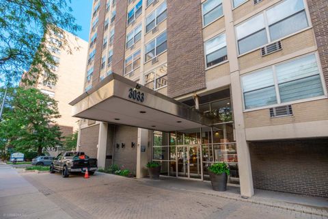 Tiny photo for 3033 N Sheridan Road #307, Chicago, IL 60657 (MLS # 12481707)