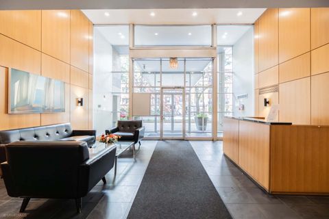 Tiny photo for 3033 N Sheridan Road #307, Chicago, IL 60657 (MLS # 12481707)