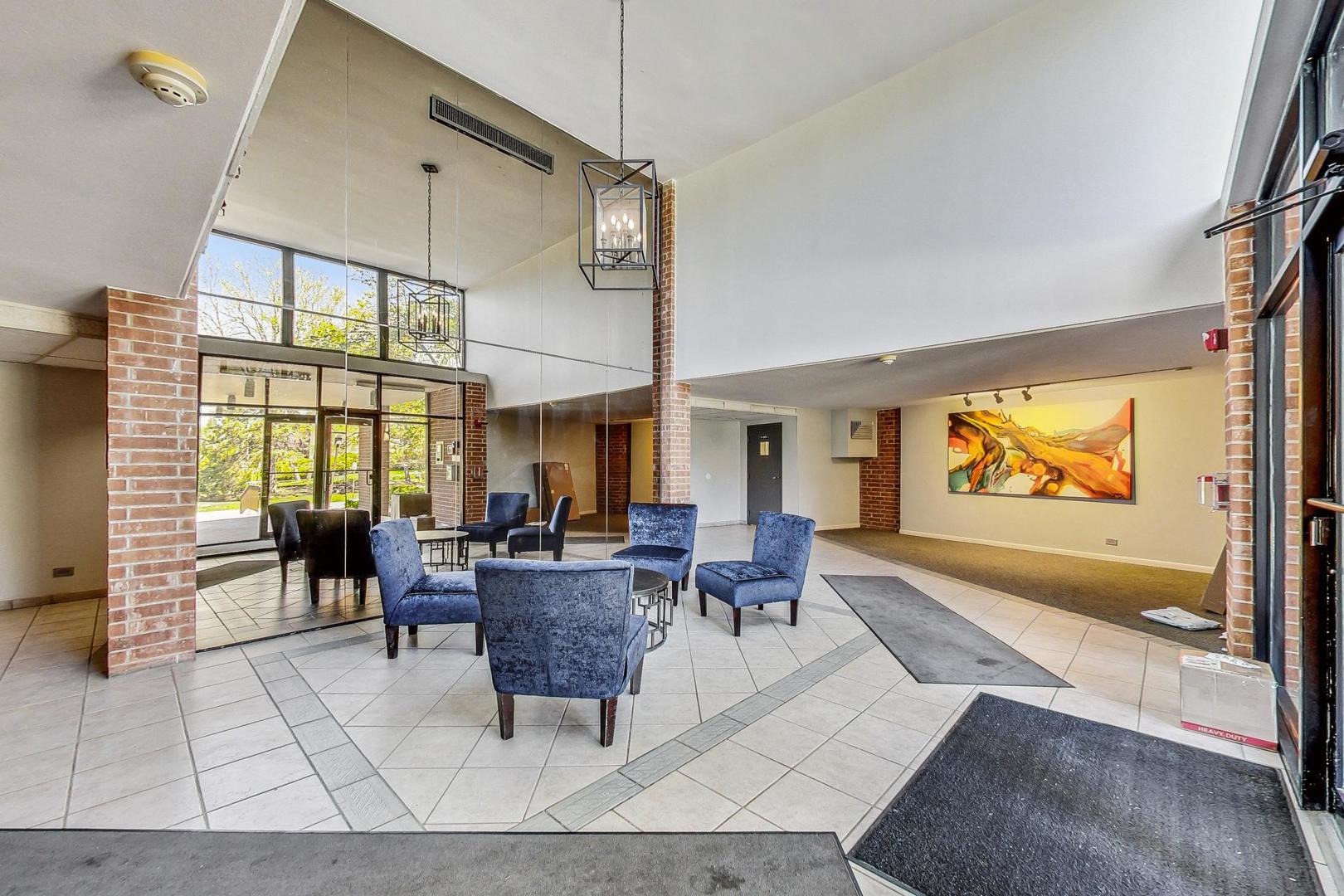 1415 E Central Road 222C