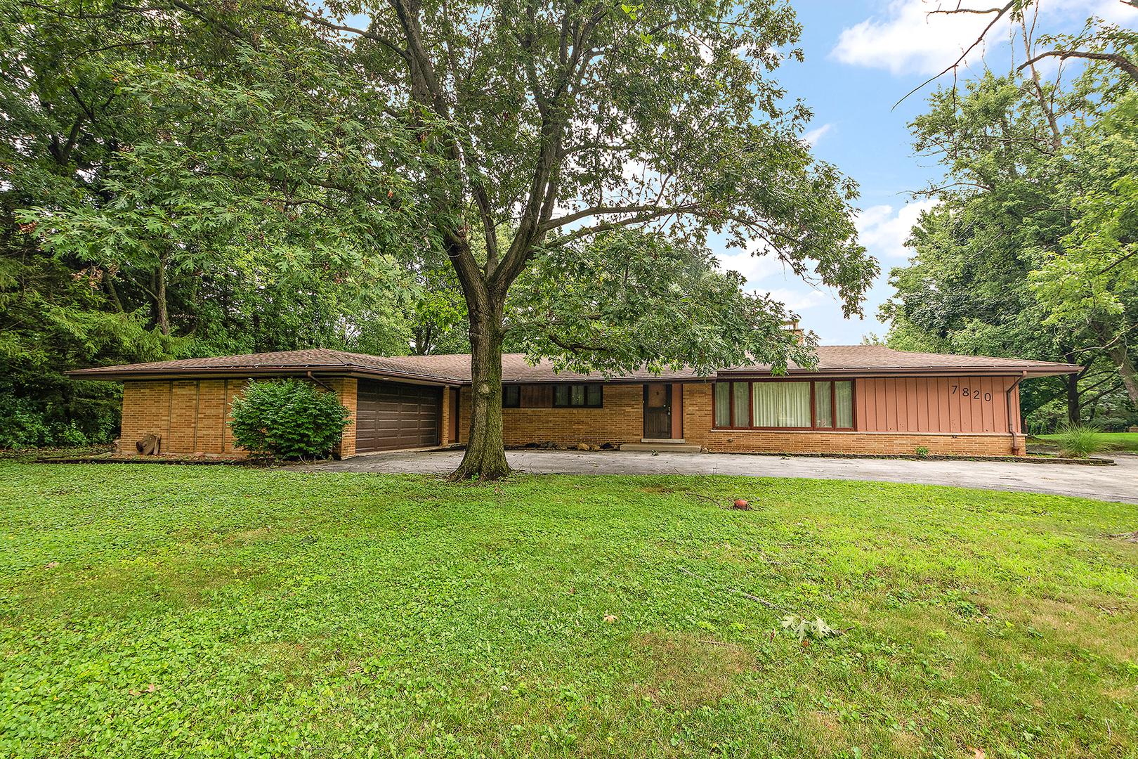 7820 Laguna Lane