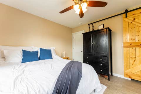Tiny photo for 8820 W 85th Place, Justice, IL 60458 (MLS # 12688104)