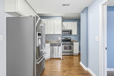 Tiny photo for 6312 N Fairfield Avenue #3B, Chicago, IL 60659 (MLS # 12486601)