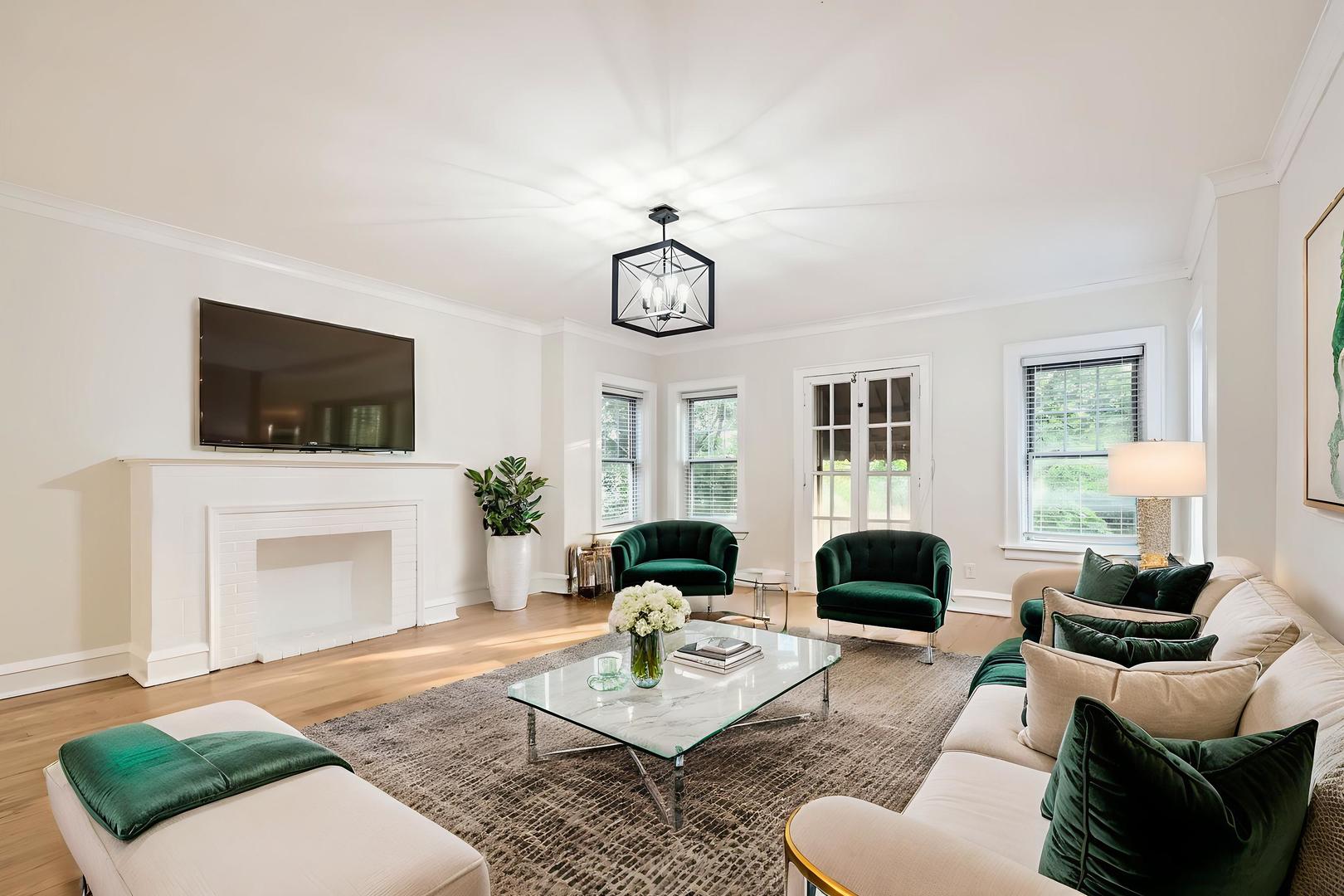 6431 N Campbell Avenue