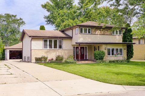 A home in Mount Prospect