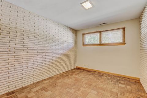 Tiny photo for 1401 Park Ridge Boulevard, Park Ridge, IL 60068 (MLS # 12503502)