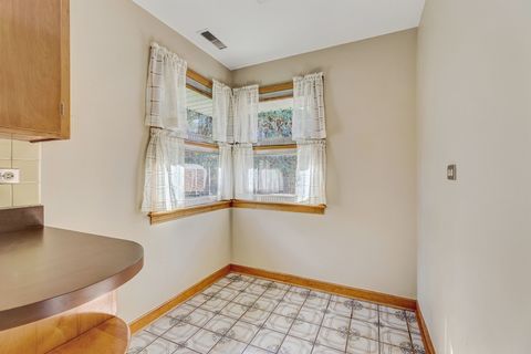 Tiny photo for 1401 Park Ridge Boulevard, Park Ridge, IL 60068 (MLS # 12503502)
