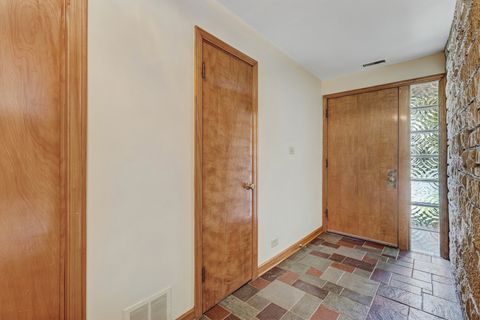 Tiny photo for 1401 Park Ridge Boulevard, Park Ridge, IL 60068 (MLS # 12503502)