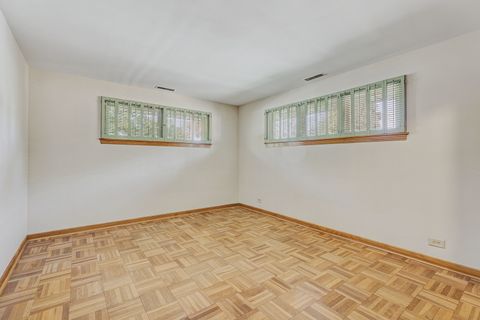 Tiny photo for 1401 Park Ridge Boulevard, Park Ridge, IL 60068 (MLS # 12503502)