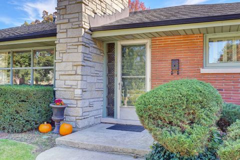 Tiny photo for 1401 Park Ridge Boulevard, Park Ridge, IL 60068 (MLS # 12503502)