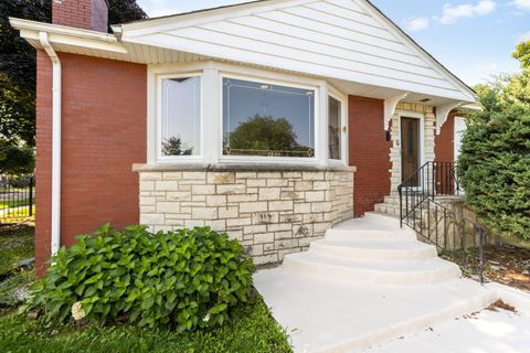 Tiny photo for 9400 S Calumet Avenue, Chicago, IL 60619 (MLS # 12587186)