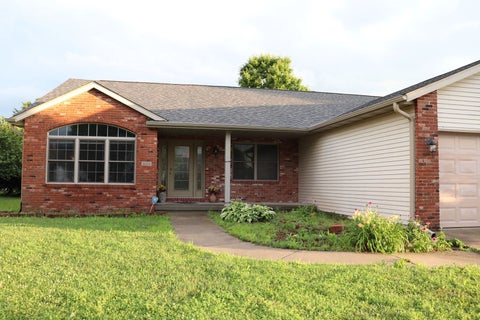 Tiny photo for 1408 Sequoia Drive, Chatham, IL 62629 (MLS # 12687295)